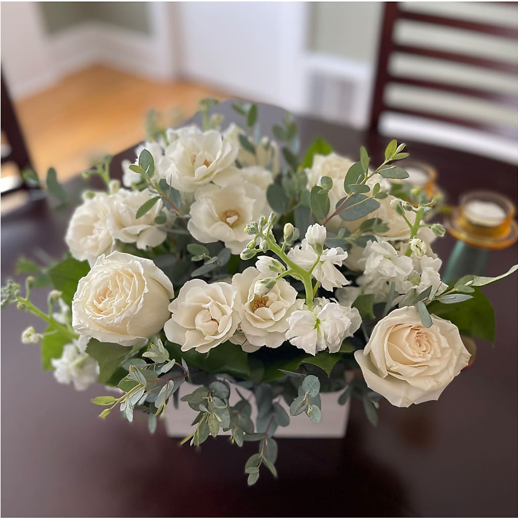 Fresh Linen Box Bouquet – ROWLEE'S BUDS, Los Osos CA