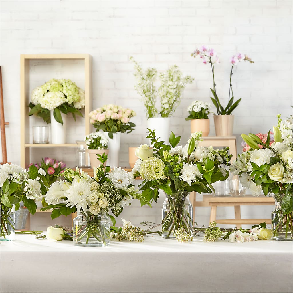 Classic Ivory – A Florist Original – ROWLEE'S BUDS, Los Osos CA