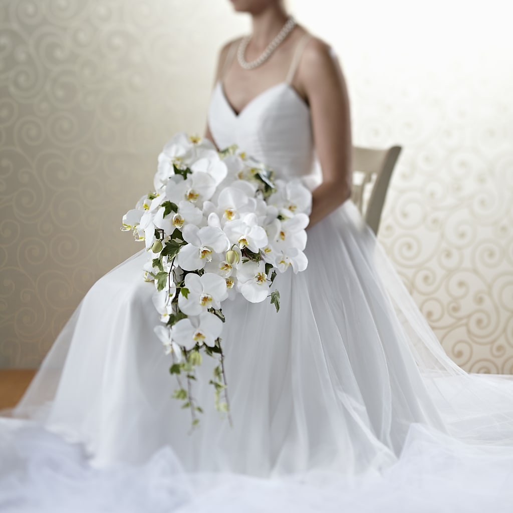 Classic White Bouquet – ROWLEE'S BUDS, Los Osos CA
